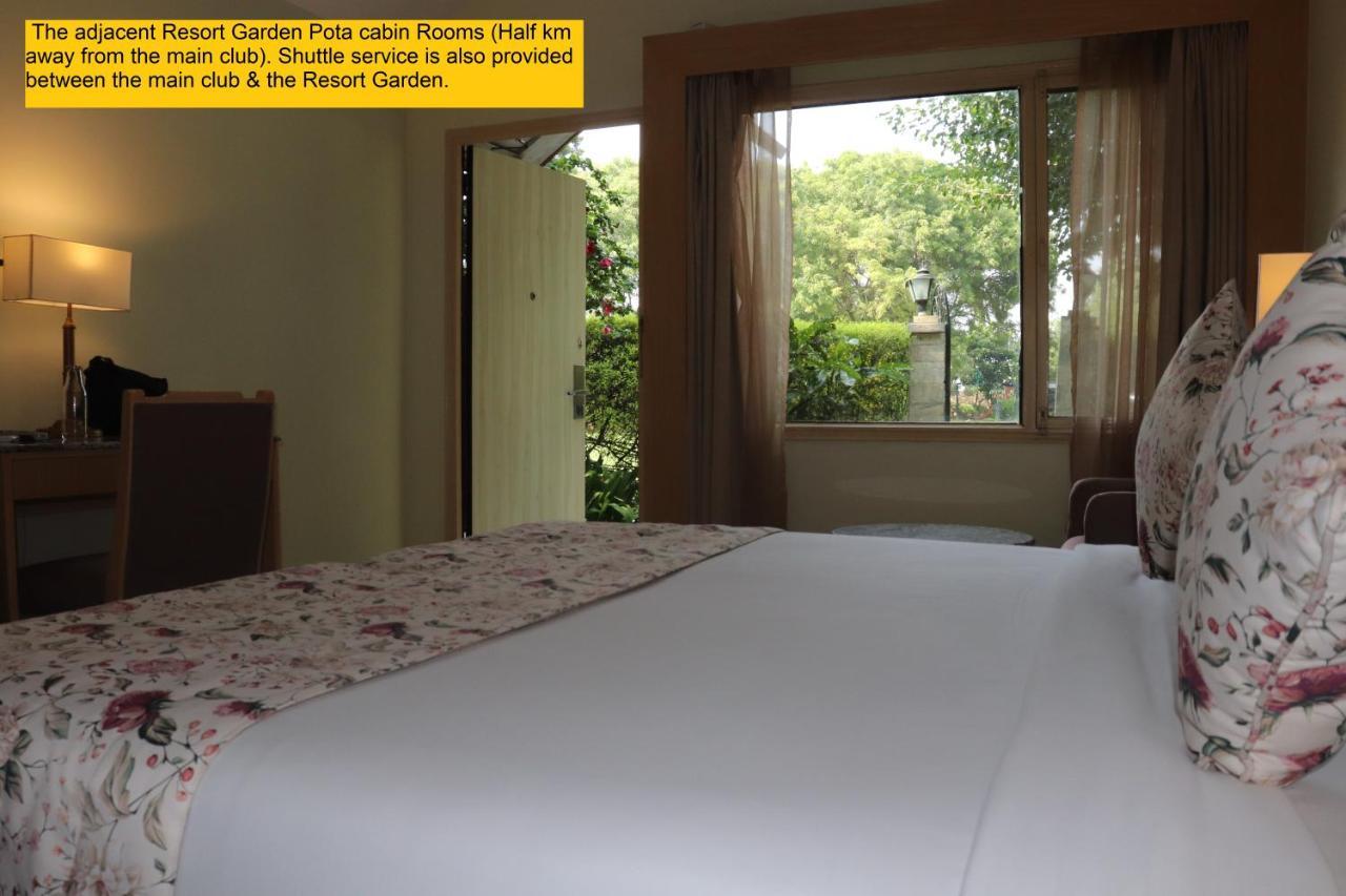 Best Western Resort Country Club Ґурґаон Екстер'єр фото