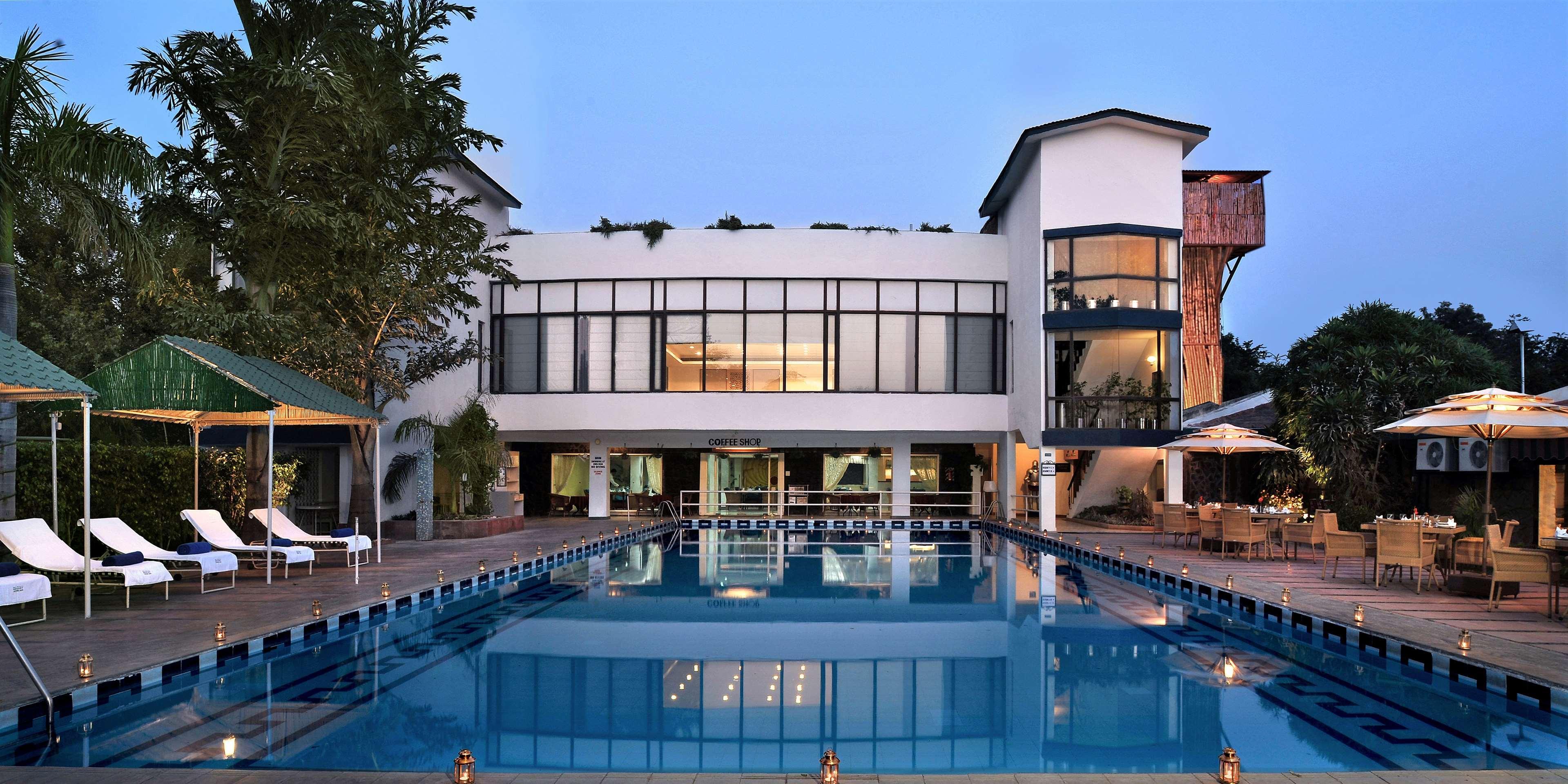 Best Western Resort Country Club Ґурґаон Екстер'єр фото