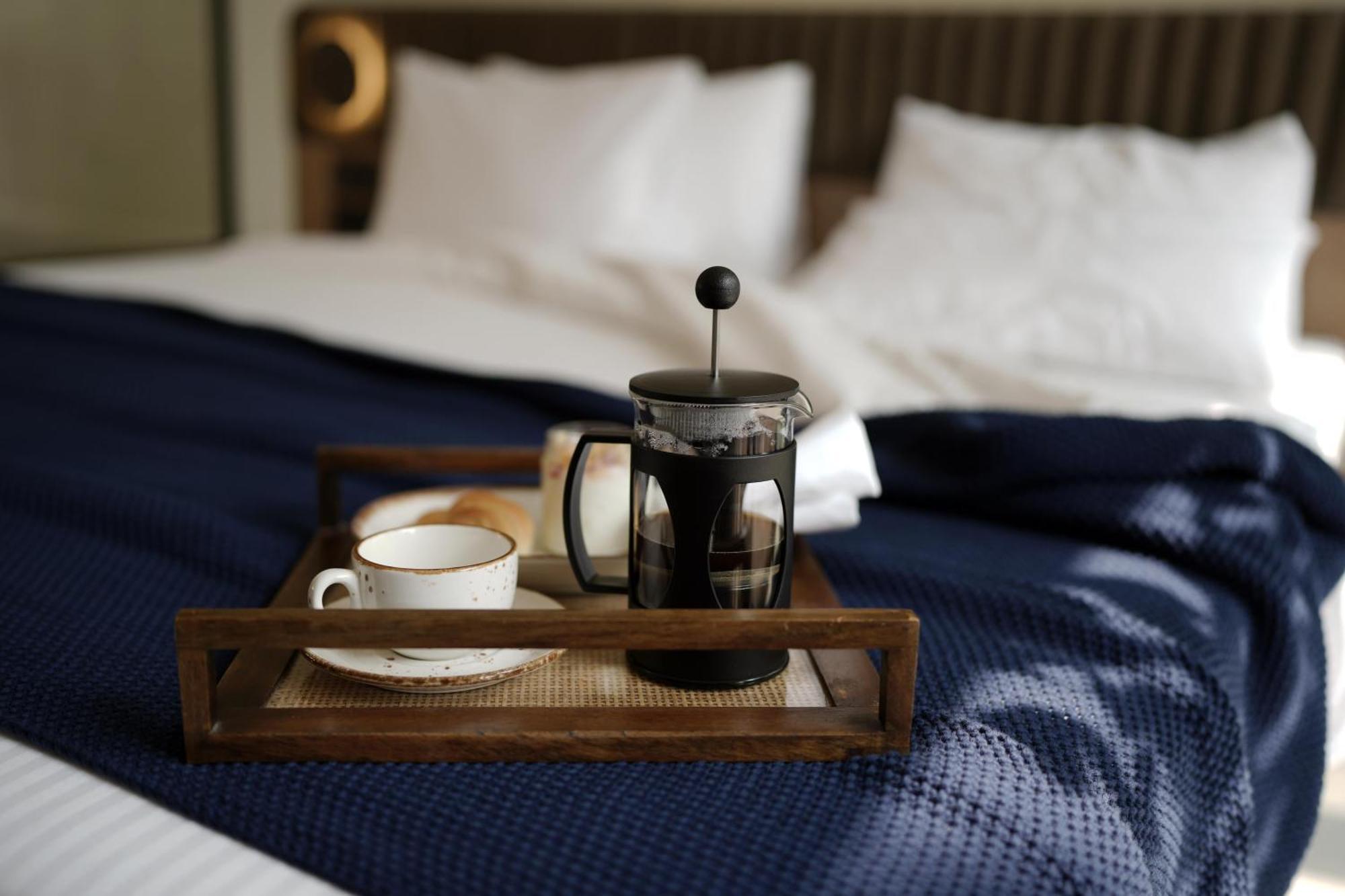 Best Western Resort Country Club Ґурґаон Екстер'єр фото