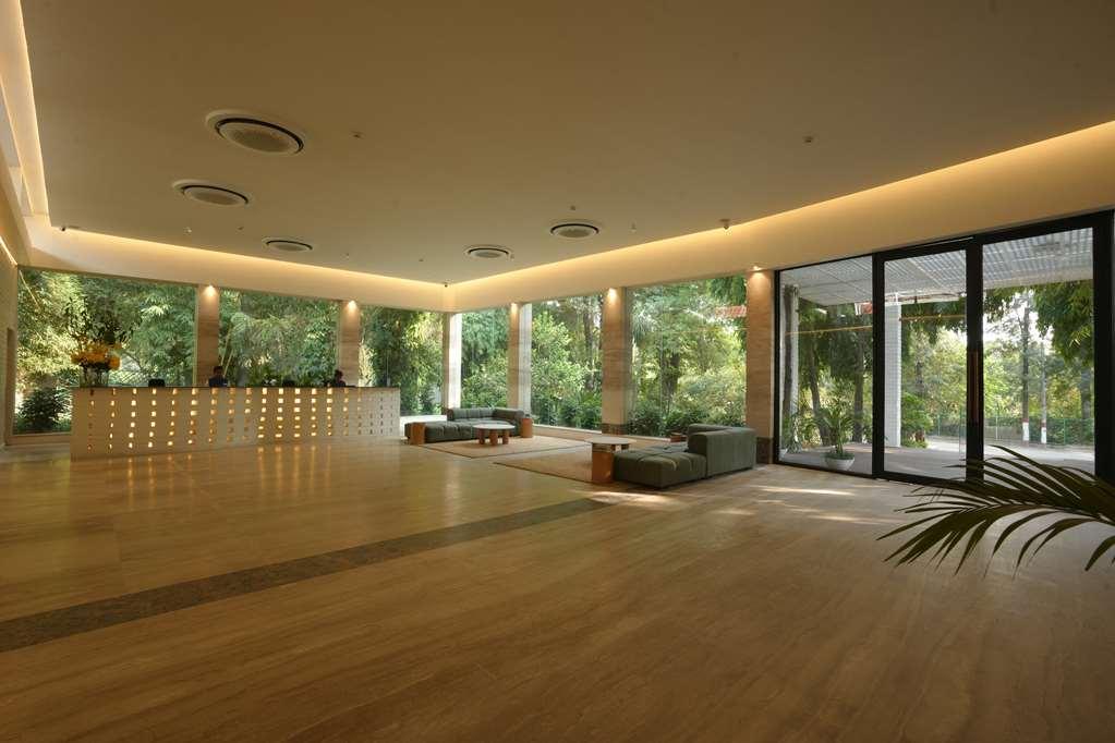 Best Western Resort Country Club Ґурґаон Інтер'єр фото