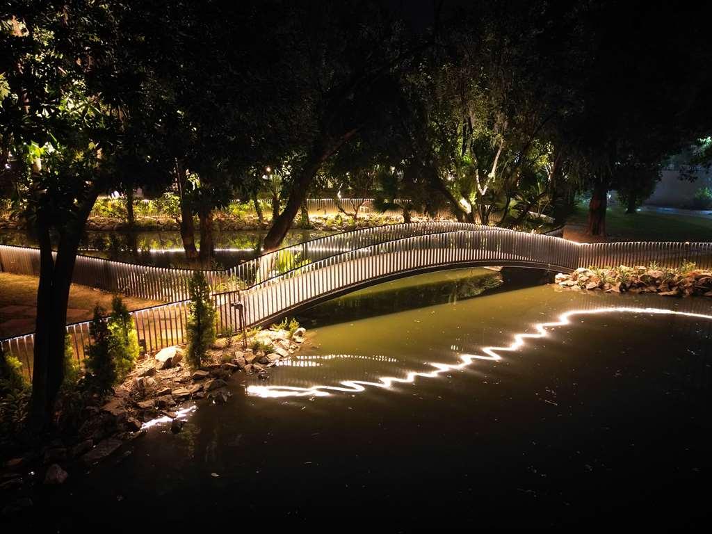Best Western Resort Country Club Ґурґаон Екстер'єр фото