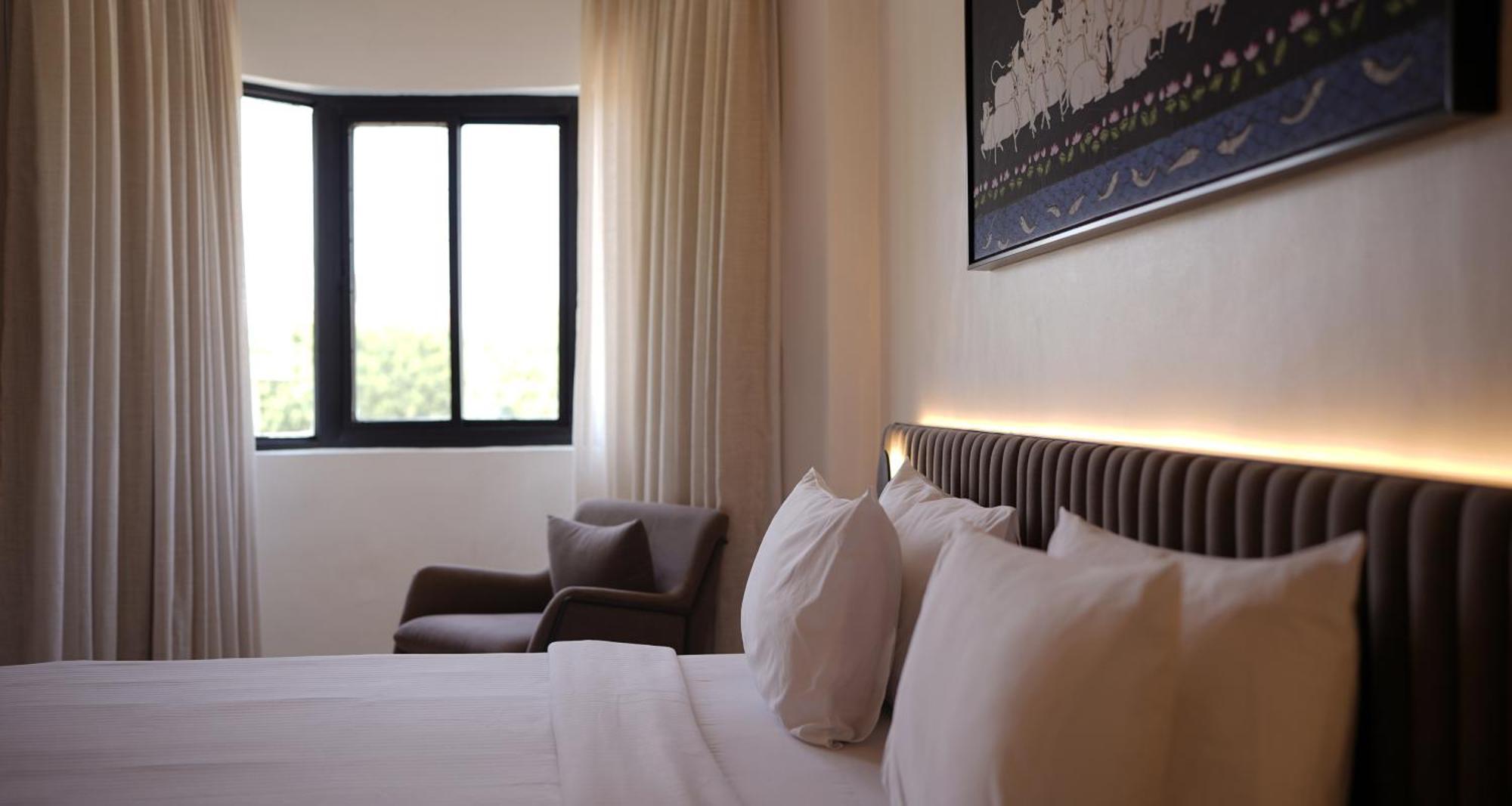 Best Western Resort Country Club Ґурґаон Екстер'єр фото